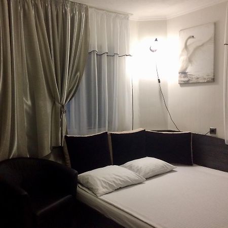 Maiami Hotel Nyikopol Kültér fotó