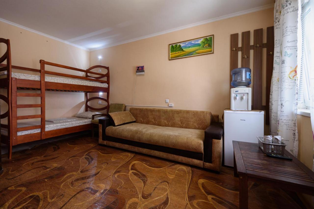 Maiami Hotel Nyikopol Kültér fotó