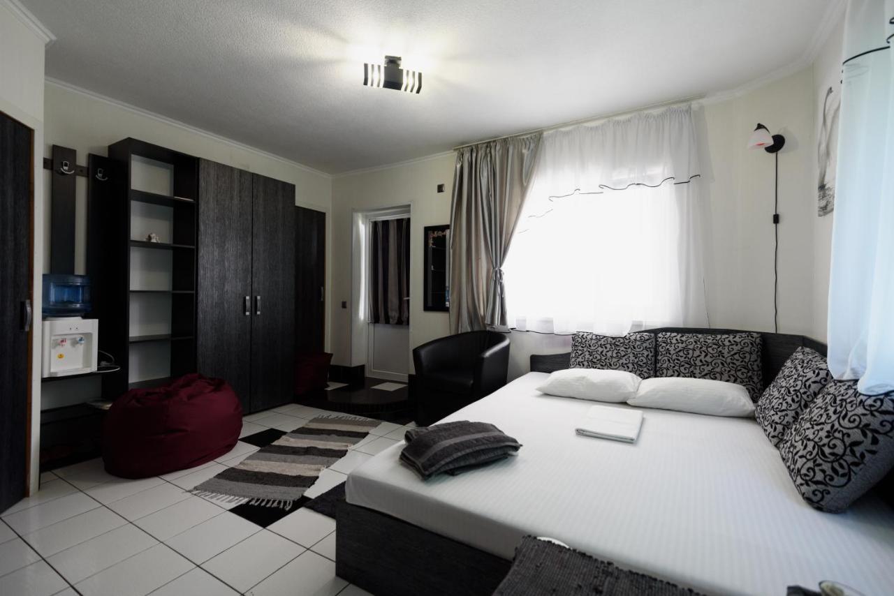 Maiami Hotel Nyikopol Kültér fotó