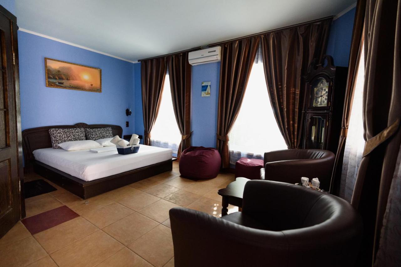 Maiami Hotel Nyikopol Kültér fotó