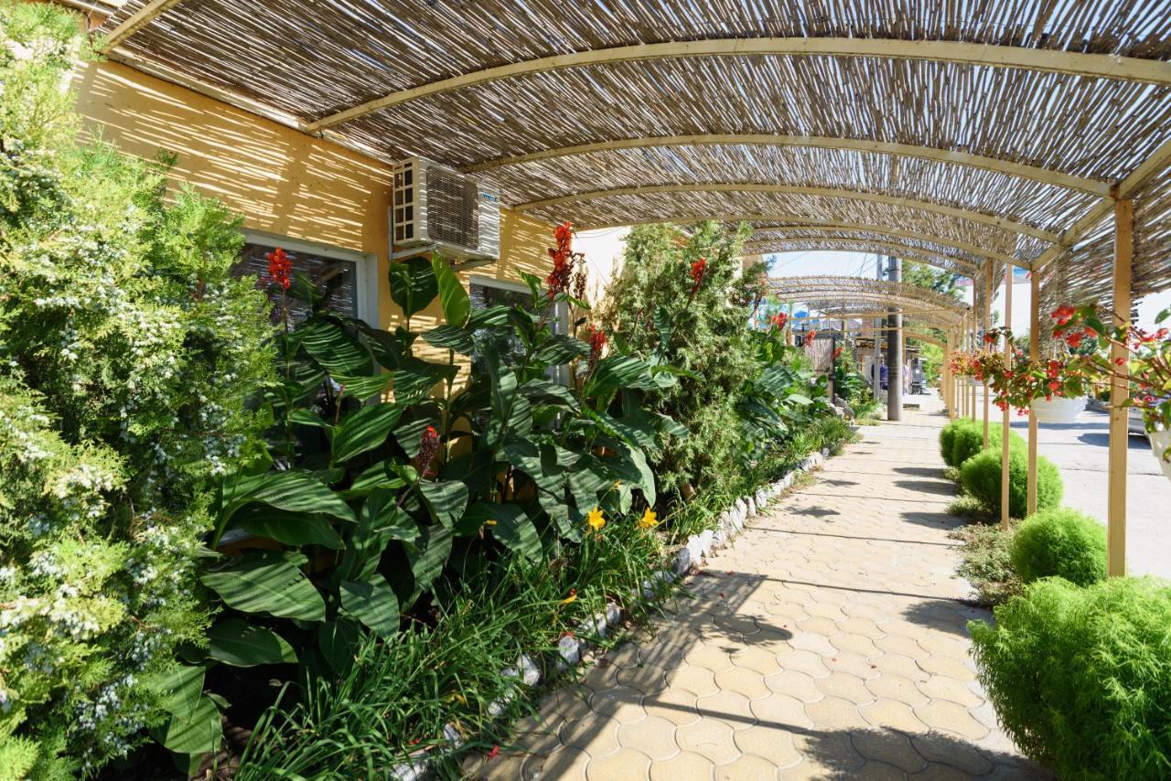 Maiami Hotel Nyikopol Kültér fotó
