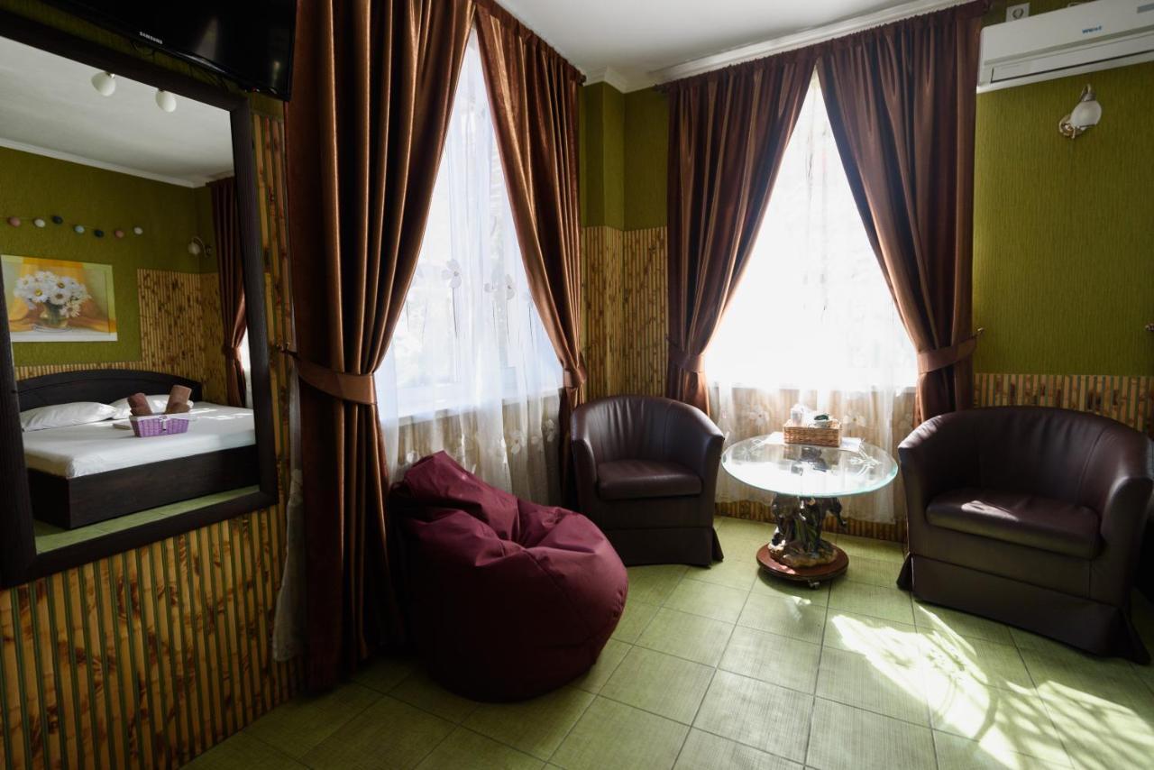 Maiami Hotel Nyikopol Kültér fotó