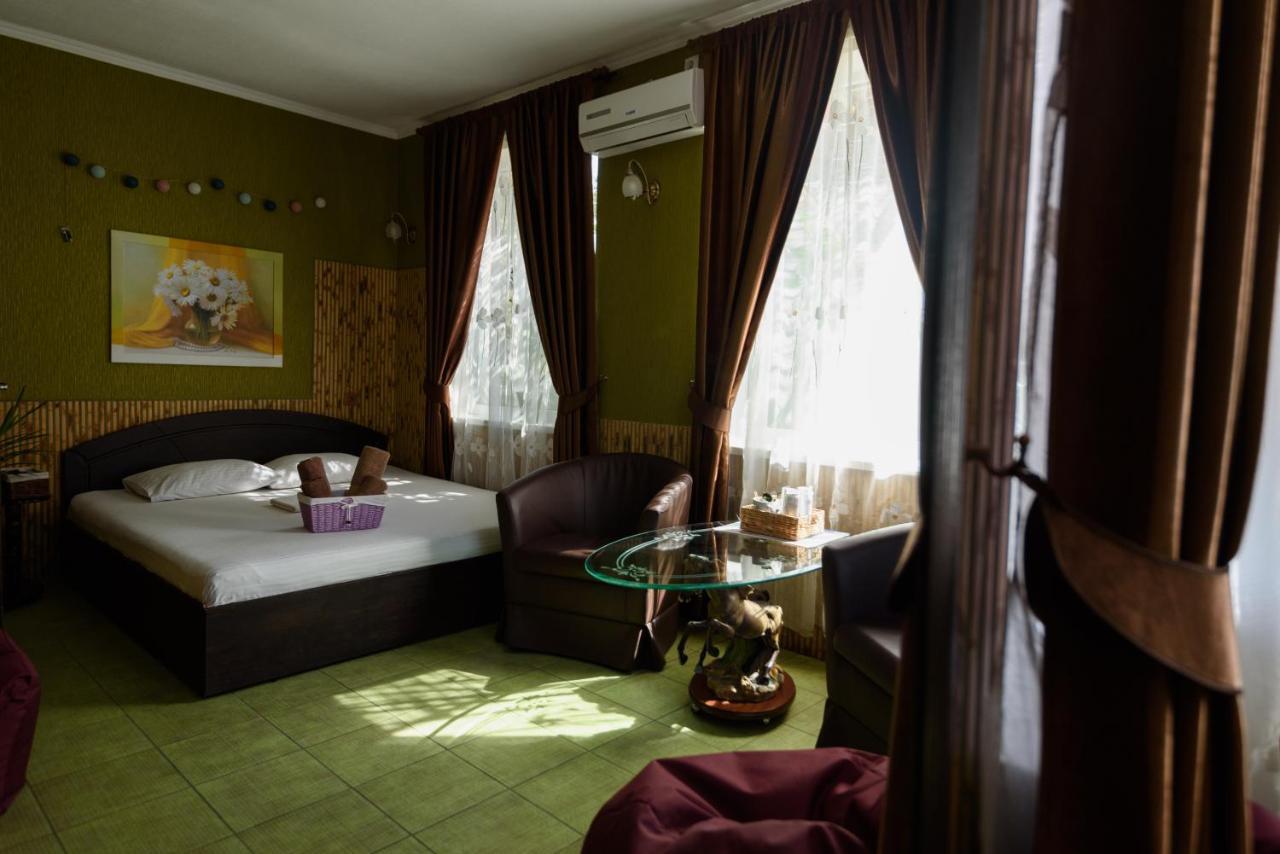 Maiami Hotel Nyikopol Kültér fotó